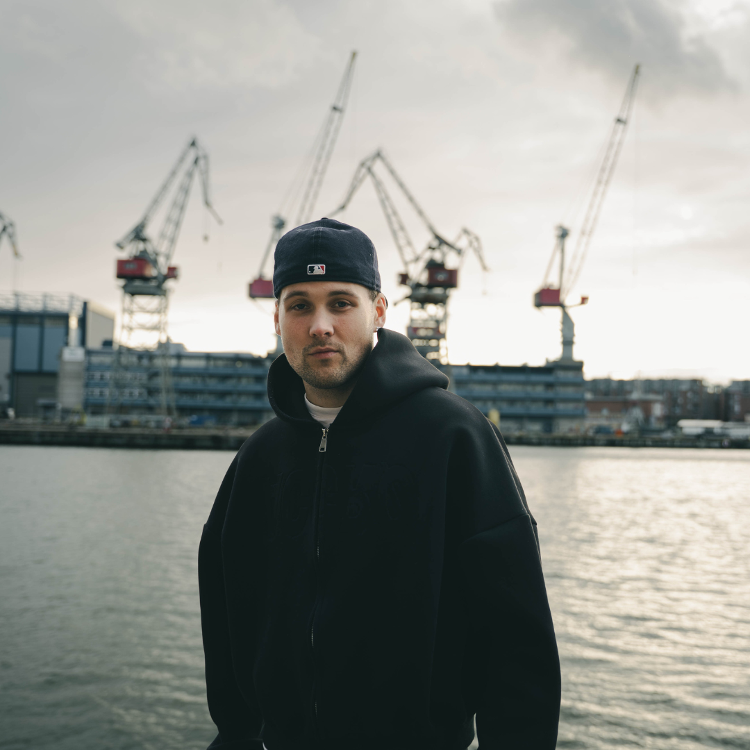 DISKONNEKT TRACKSUIT ONYX