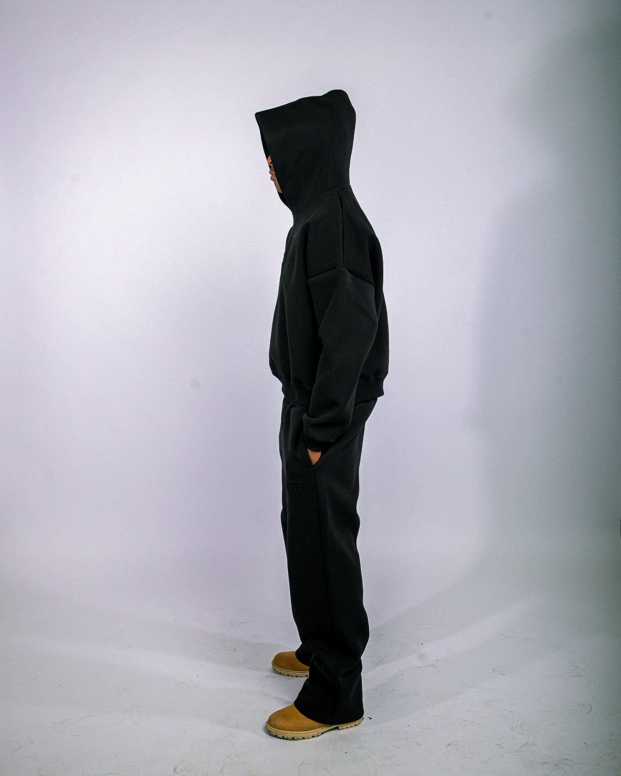 DISKONNEKT TRACKSUIT ONYX